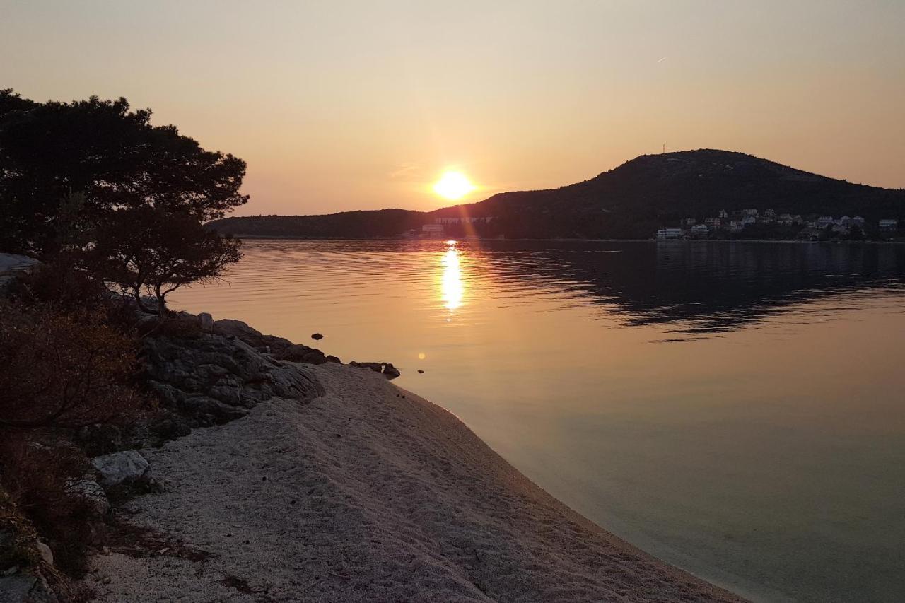 Apartments And Rooms By The Sea Slano, Dubrovnik - 8737 Екстер'єр фото